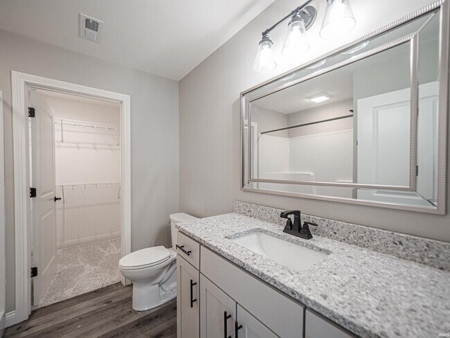 Building Photo - 3593 Sand Dr