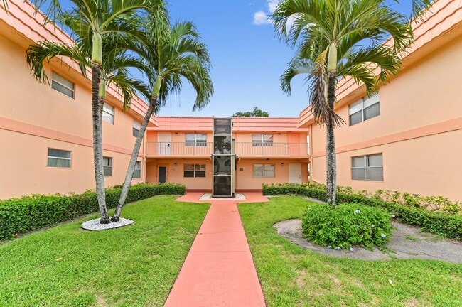 Primary Photo - 669 Saxony Trail