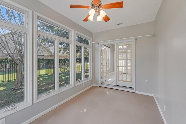 Building Photo - 114 Dana Pointe