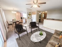 Building Photo - COZY 3 BD, 2 BA HOUSE IN NORTHWEST SIOUX FALLS!