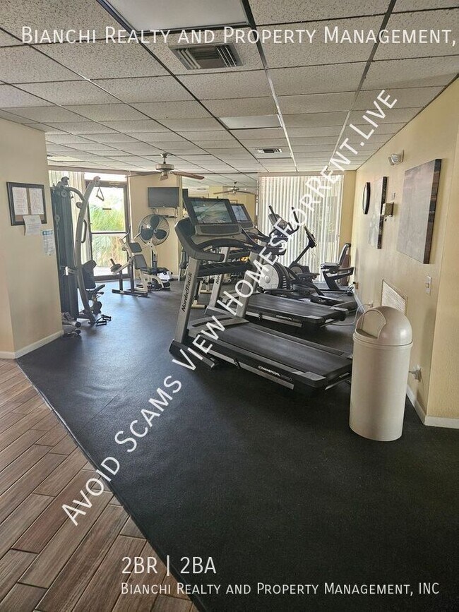 Building Photo - 6365 Bahia Del Mar Blvd S