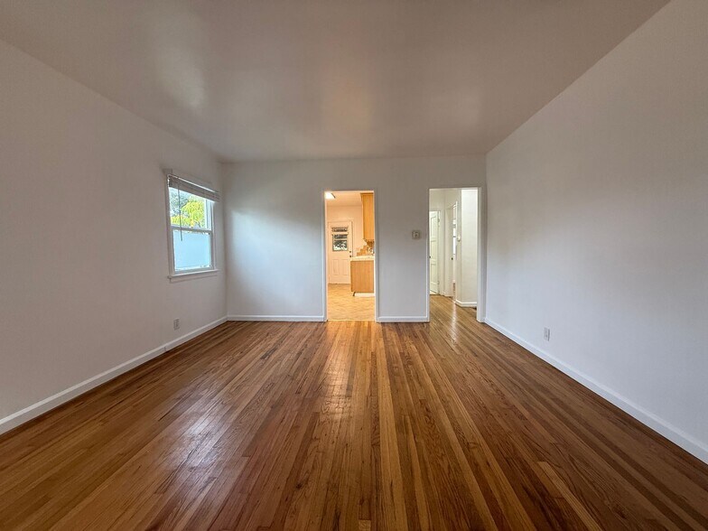 Building Photo - 1836 10th St