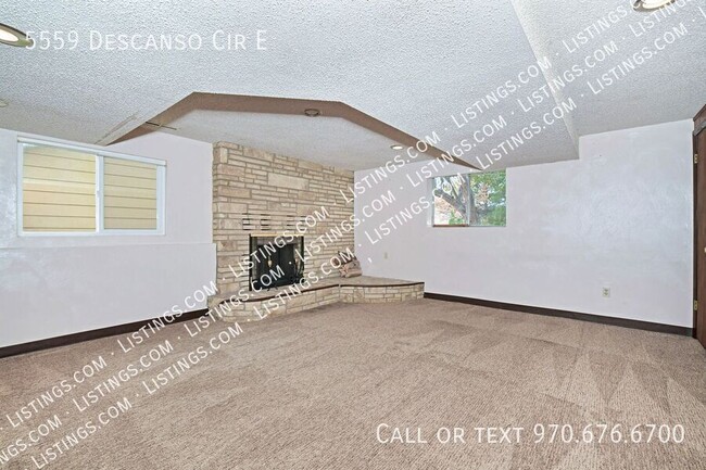 Building Photo - 5559 Descanso Cir E