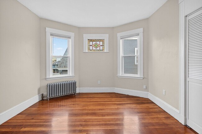 Building Photo - 64 Topliff St