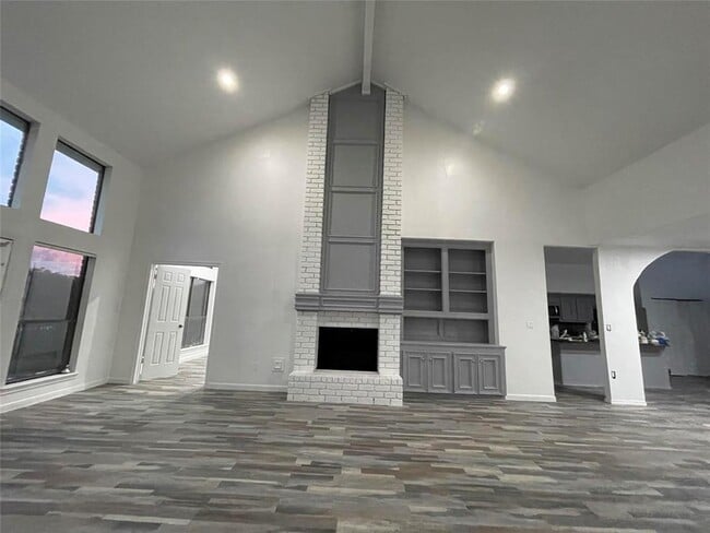 Primary Photo - 2027 Woodland Dr