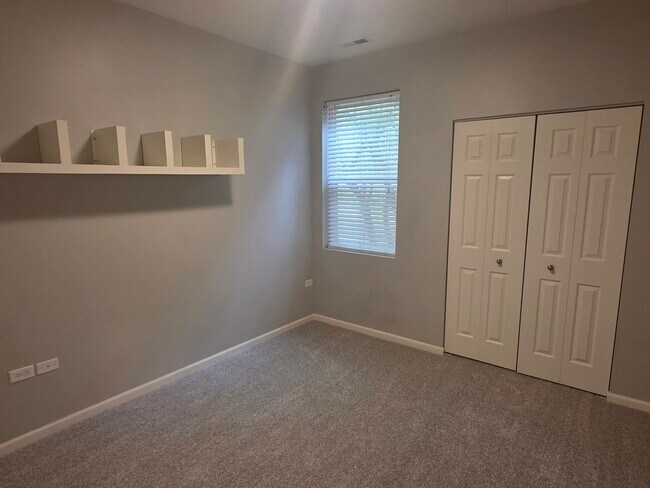 Building Photo - 2250 Aurora Dr