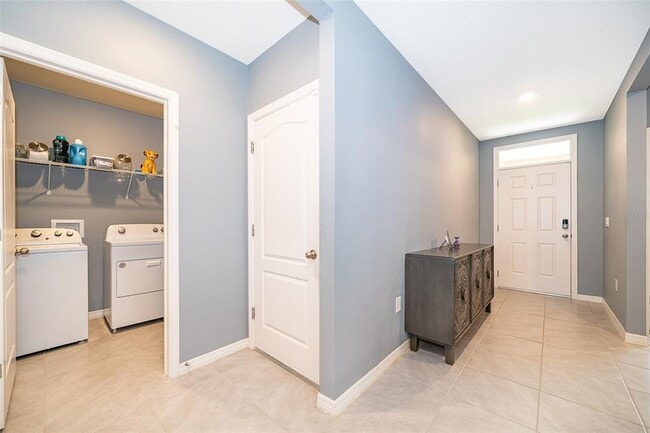 Building Photo - 531 Emily Gln St