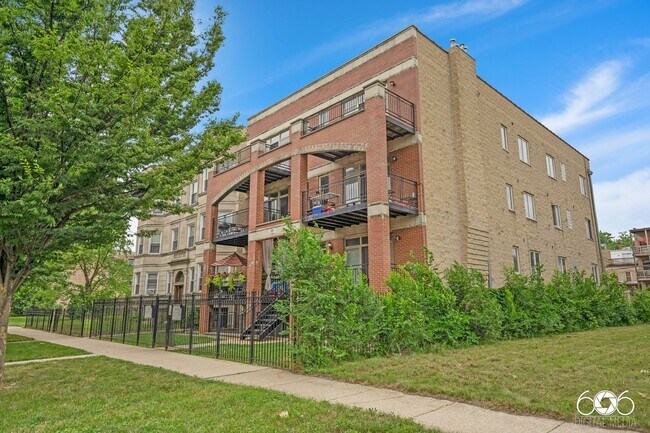 Building Photo - 5406 S Indiana Ave