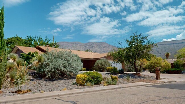 Primary Photo - Fully Furnished 3 Bedroom Rental