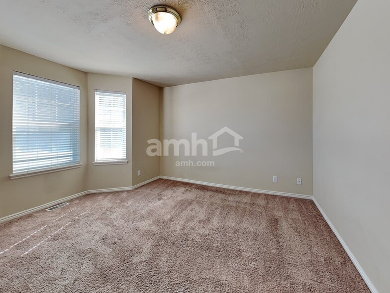 Building Photo - 4342 S Jocelyn Way