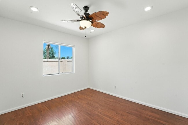 Building Photo - Inviting 3-bedroom, 2-bathroom home in the...