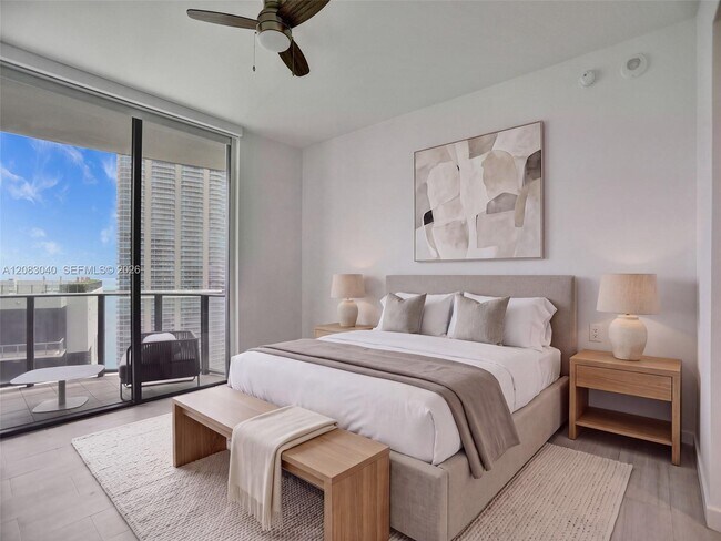 Building Photo - 1000 Brickell Plaza