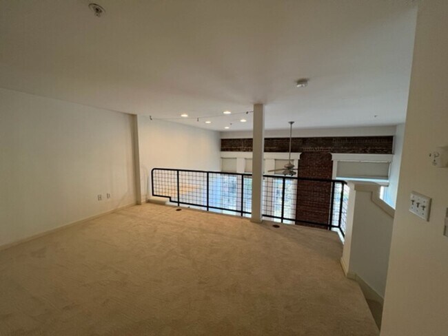 Building Photo - Belltown Loft Condo
