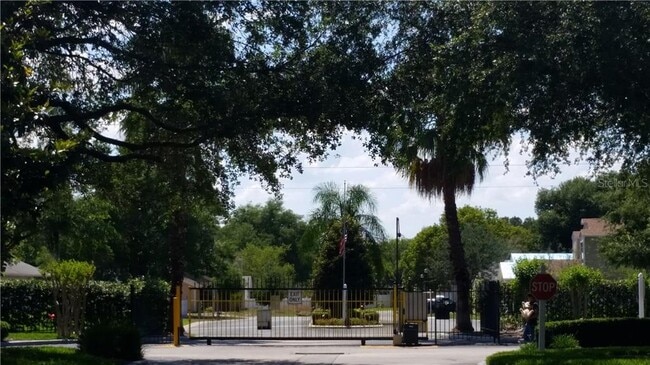 Building Photo - 2041 Dixie Belle Dr