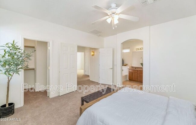 Building Photo - 3541 W Marconi Ave