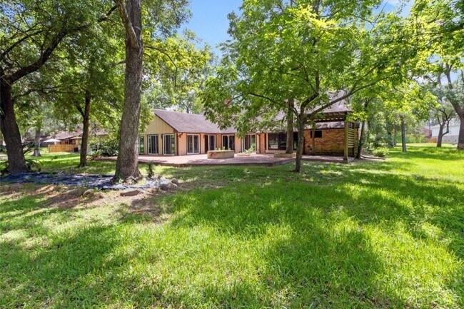 Building Photo - 570 Roanoke Dr