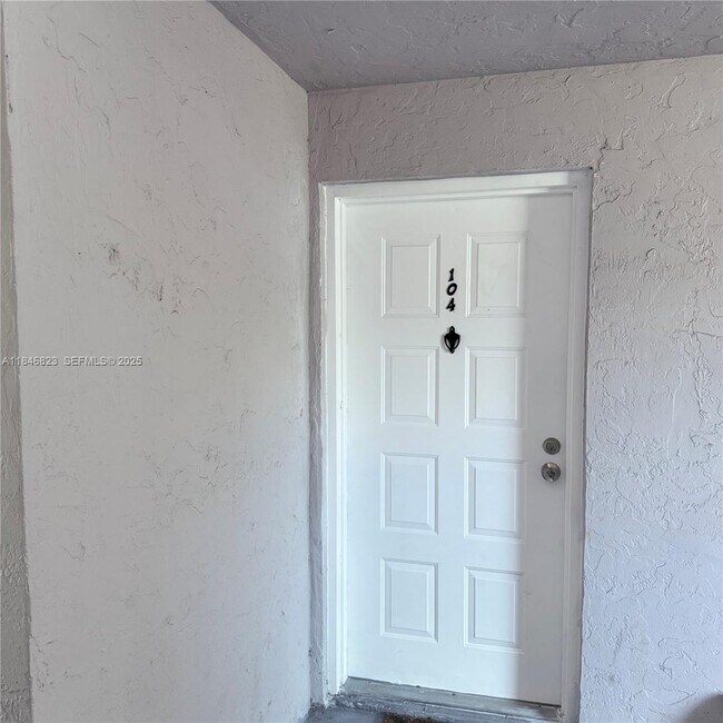 Building Photo - 2750 W 76th St