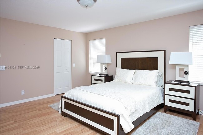 Building Photo - 4104 Pine Ridge Ln