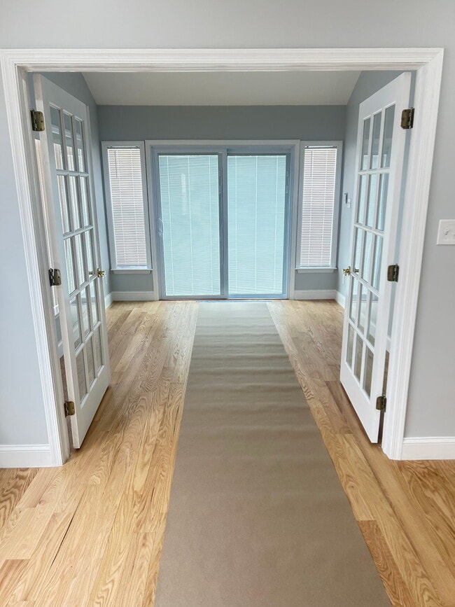 Building Photo - 14 Crystal Dr