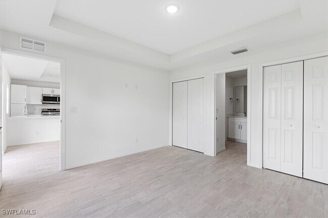 Building Photo - 917 Hepburn Ave
