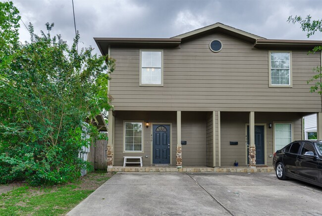 Building Photo - 430 Pecore St