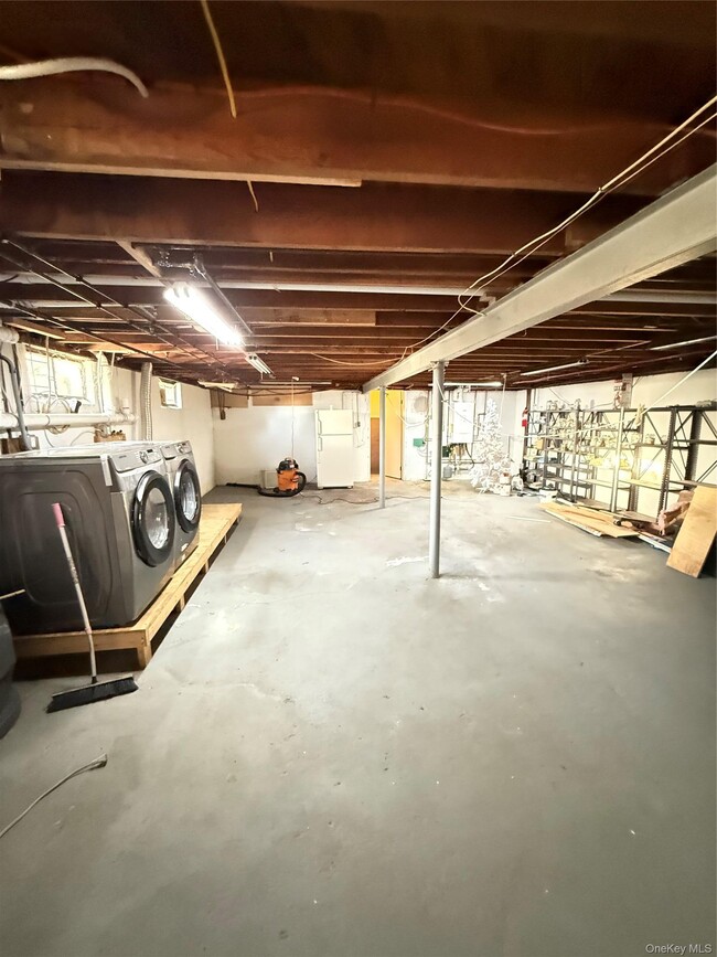 Building Photo - 50 W Lake Dr