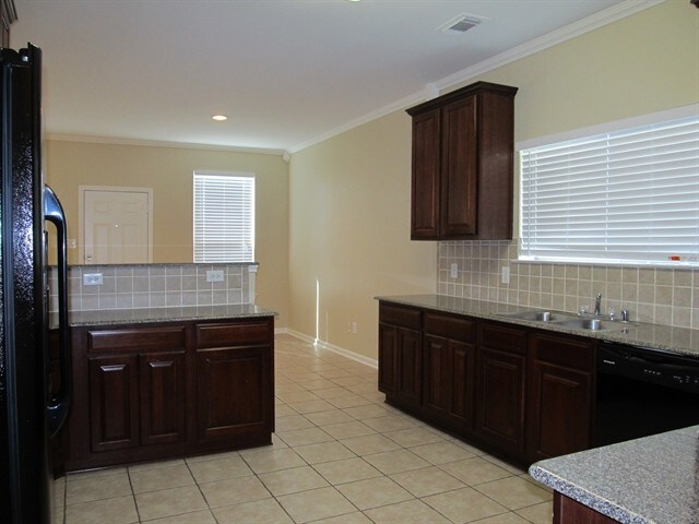 Building Photo - 3011 Chesapeake Bend Ln