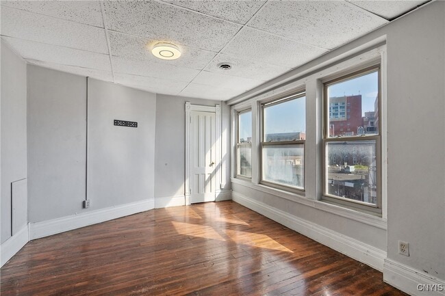 Building Photo - 319-25 N Salina St