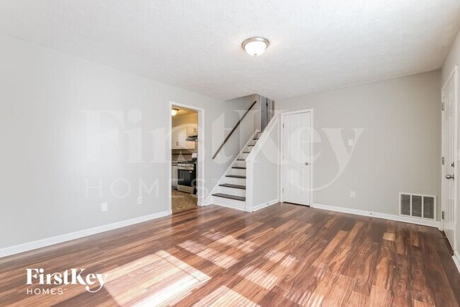 Building Photo - 680 Springhollow Ln SW