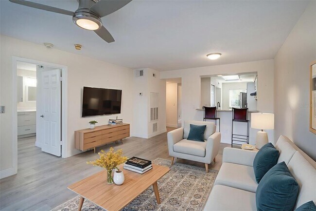 Building Photo - 2411 Gallery View Dr