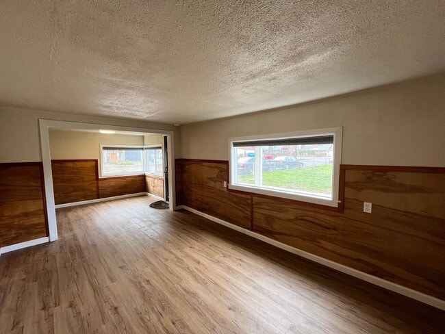 Building Photo - 2 Bed 1 Bath home in Powellhurst-Gilbert! In Unit Laundry and Private yard!