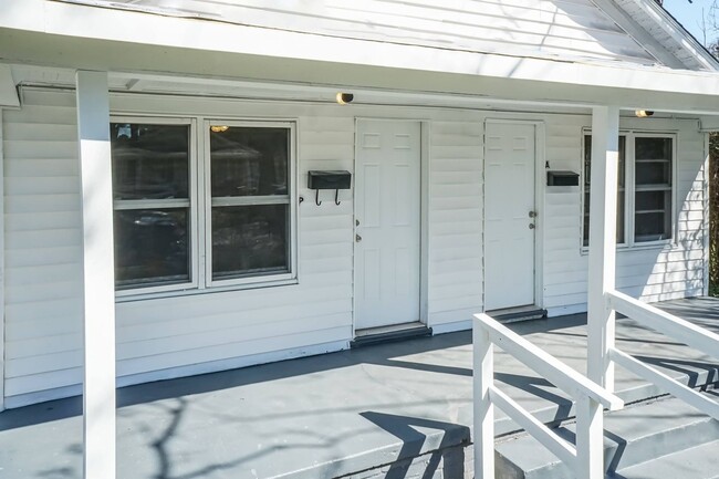 Building Photo - 1220 Battle St