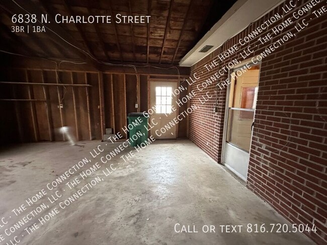 Building Photo - 6838 N Charlotte St