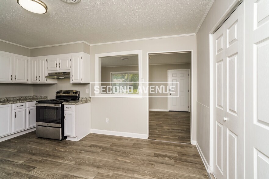 Building Photo - 6111 Trena Trail