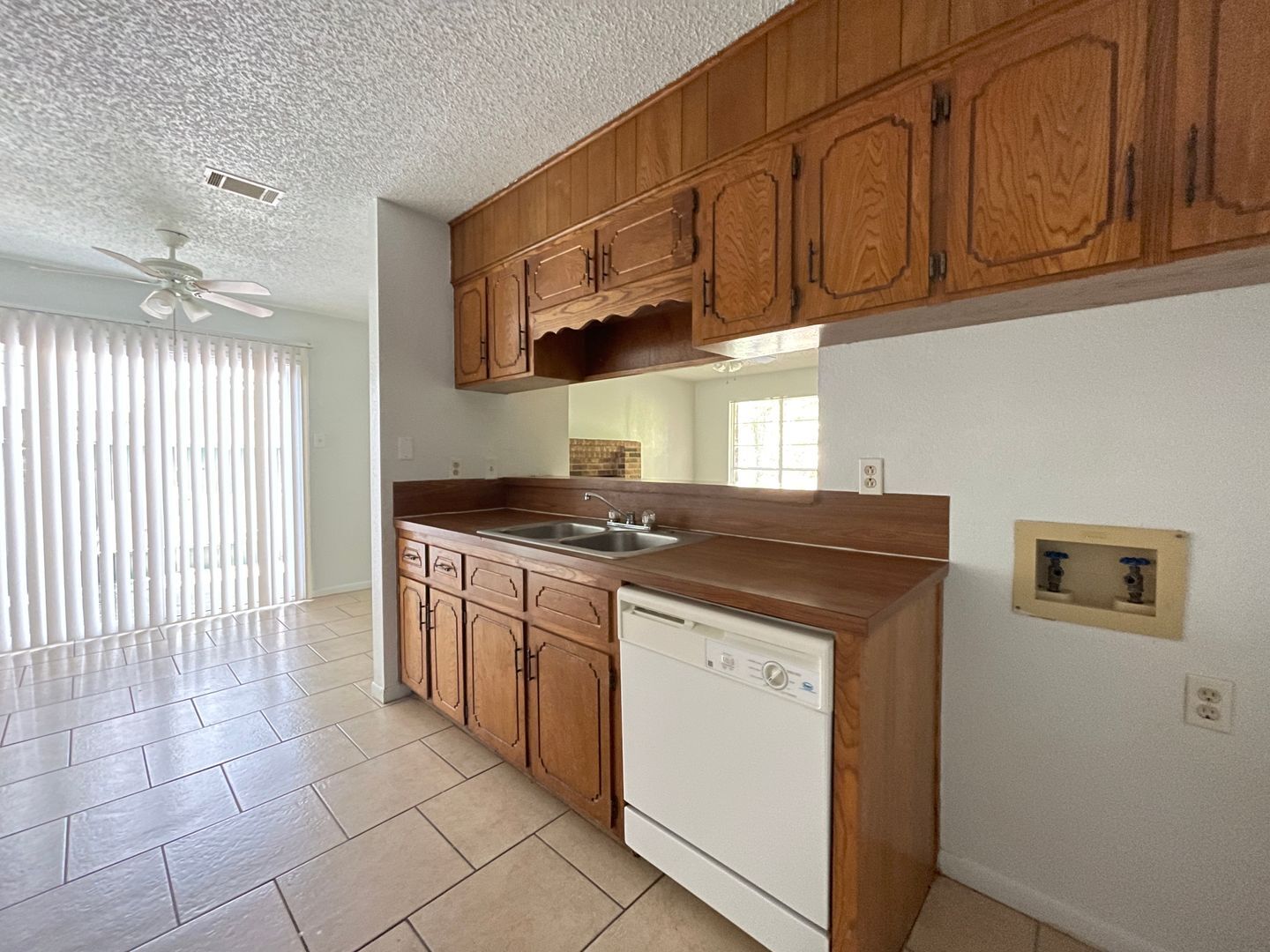 Building Photo - 1704 Bundrant Dr