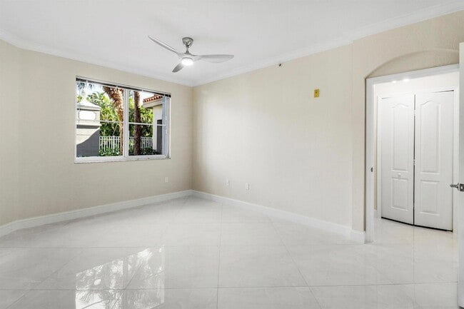 Building Photo - 11010 Legacy Dr