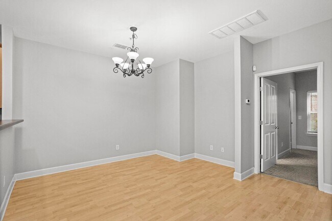 Building Photo - 8441 Callabee Way