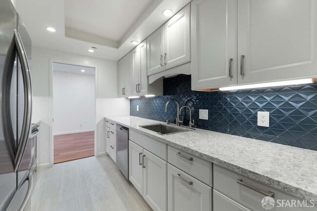 Building Photo - 101 Lombard St