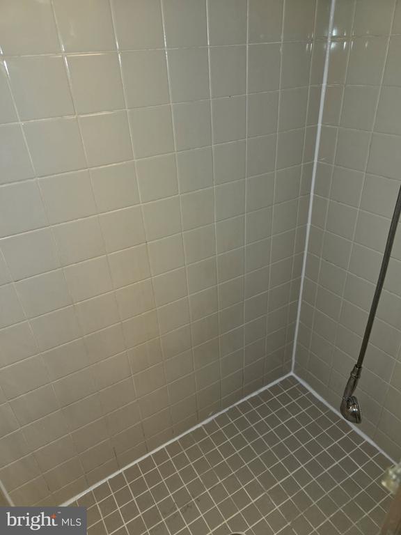 Building Photo - 154 Woodstream Dr