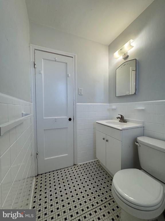 Building Photo - 206 Lynhaven Dr