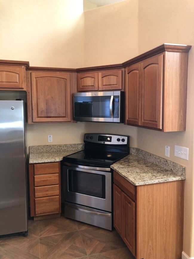 Building Photo - Sunny Three Bedroom in North Prescott Valley
