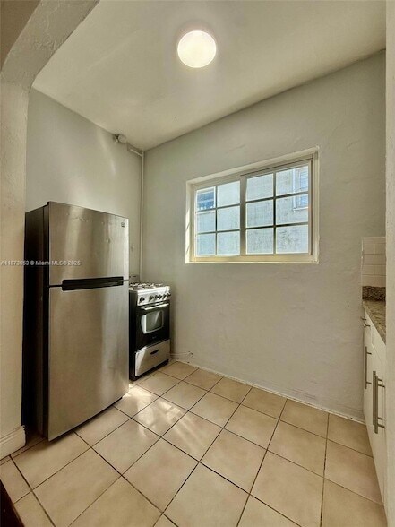 Building Photo - 1619 Meridian Ave