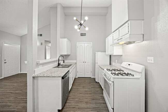 Building Photo - 10066 Sharpton Dr