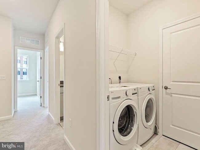 Building Photo - 1310 Parker Blvd