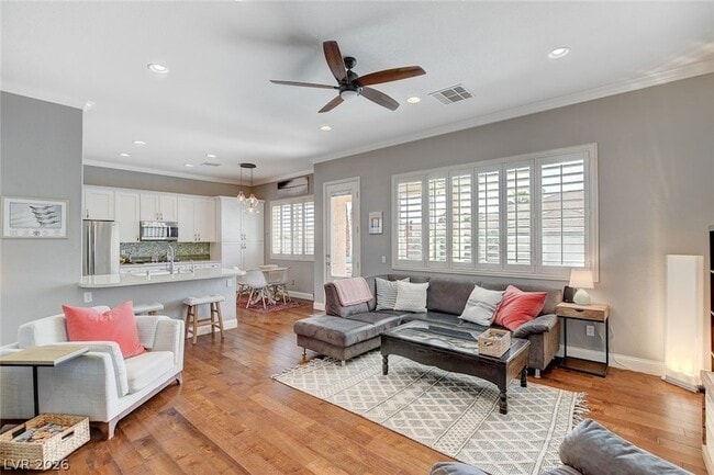 Building Photo - 10553 Linderhof Ave