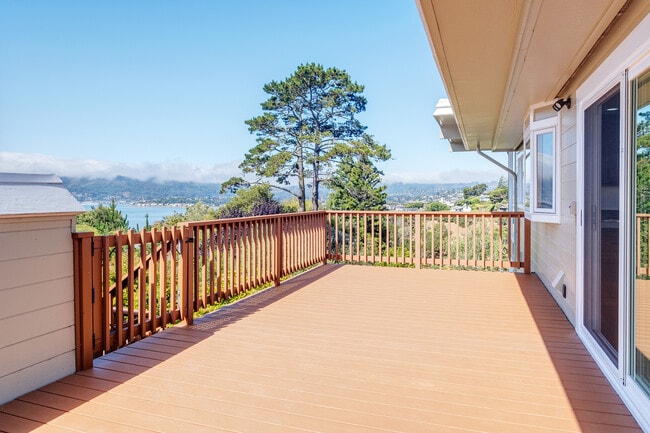 Building Photo - 90 Geldert Dr