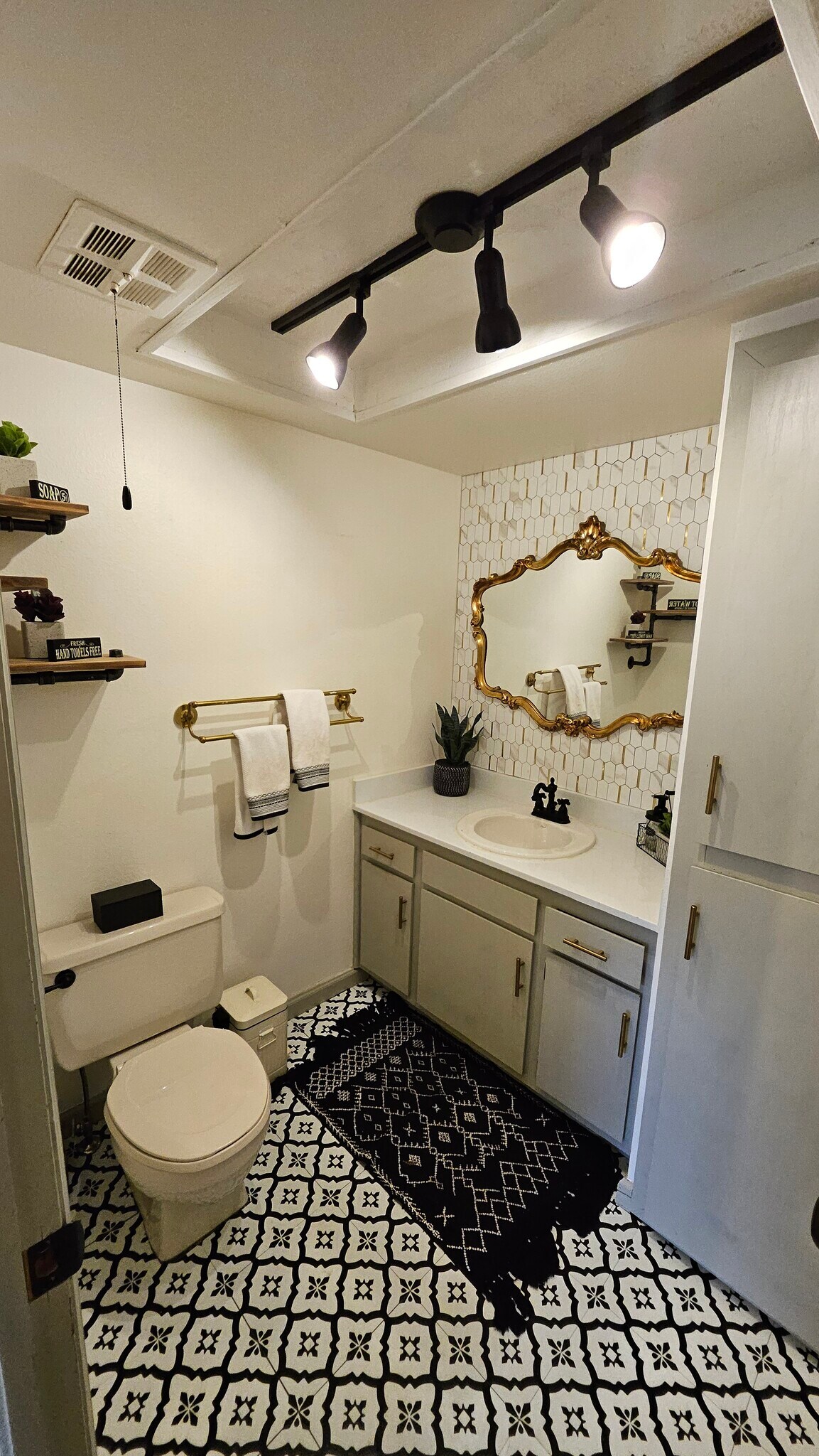 Building Photo - 12948 W Virginia Ave