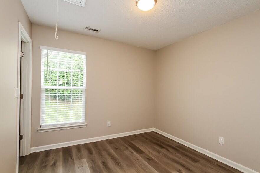 Building Photo - 128 Bosburg Dr