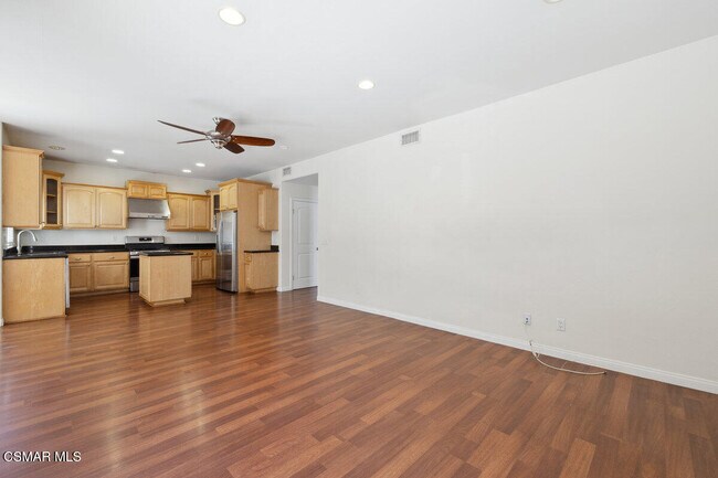 Building Photo - 526 Houston Dr