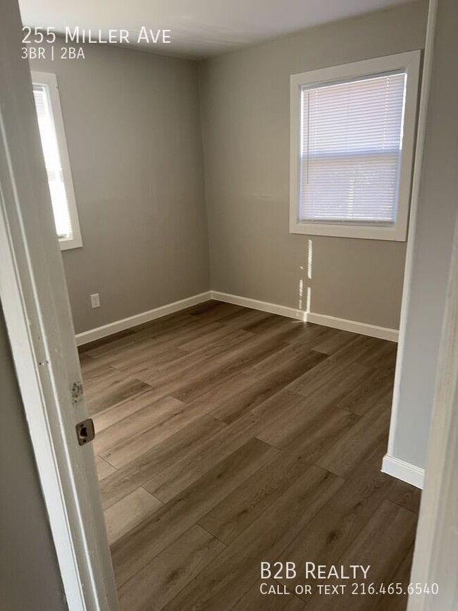 Building Photo - 255 Miller Ave